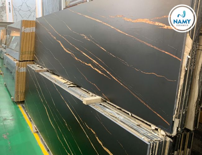 Đá nung kết men nhám Sahara Noir