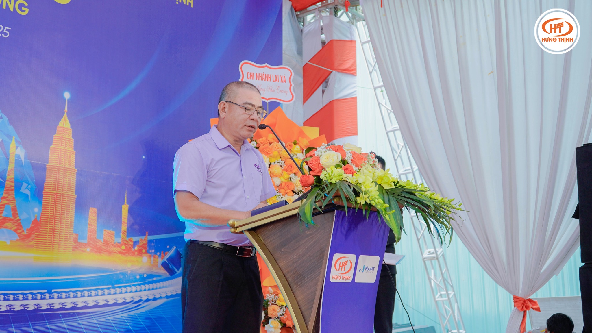 Ông Nguyễn Việt Hùng - Chủ tịch HĐQT Công ty Cổ Phần Thương Mại Sản Xuất và Xuất Nhập Khẩu Hưng Thịnh phát biểu khai mạc và chia sẻ về chiến lược phát triển của công ty.