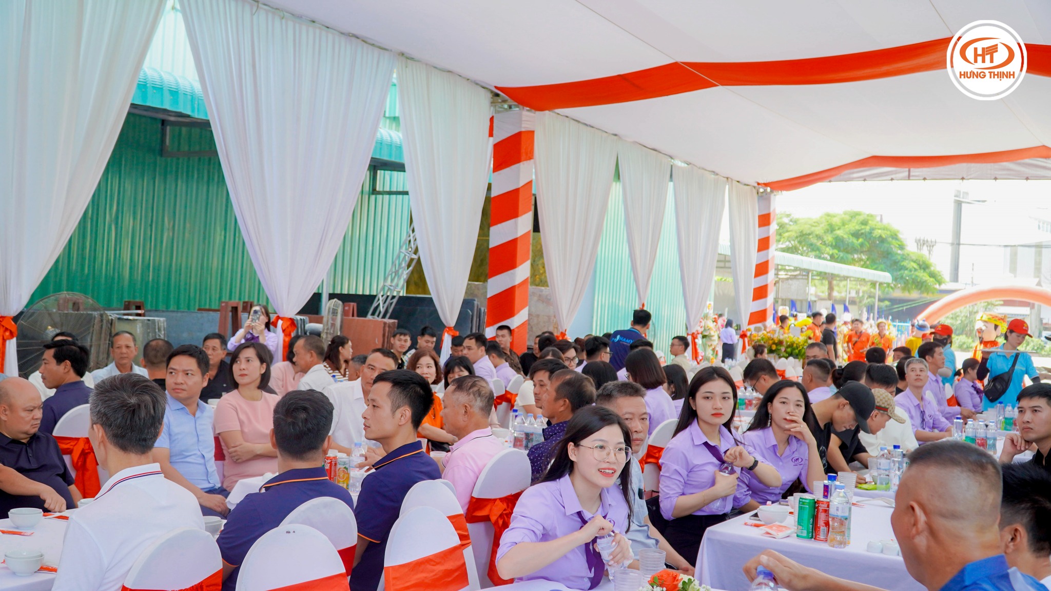 Bữa tiệc thân mật của Quý đại biểu tham dự buổi lễ.