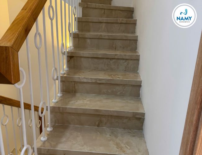 Chọn đúng màu đá, cầu thang sẽ là điểm nhấn cho căn nhà.